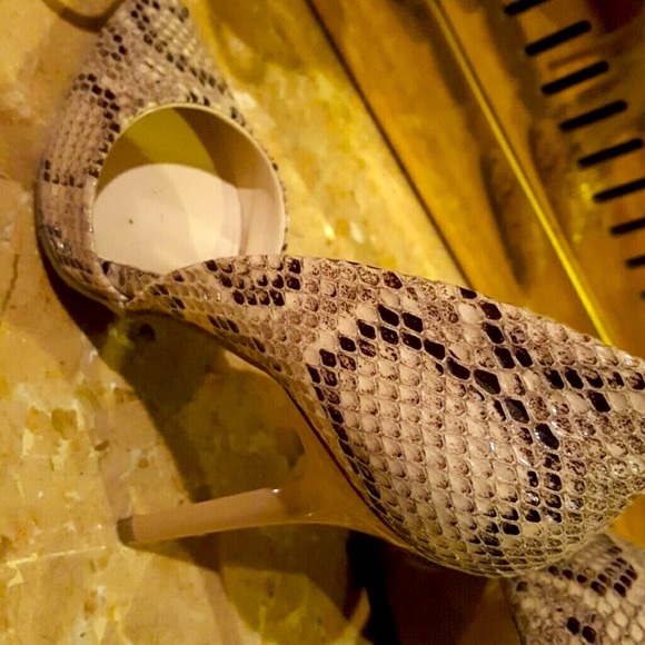 ❤❤Host pick❤❤ ONLY TODAY...Celia adorable shoes - Picture 4 of 4